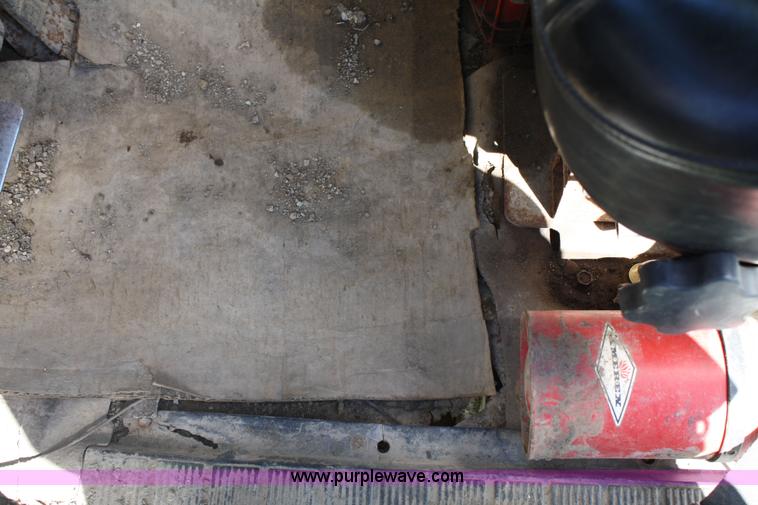 image for item 4743 1989 International F8300 semi truck