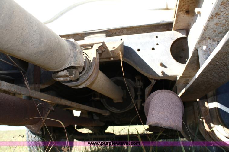 image for item 4822 1973 International 1700 Load Star grain truck