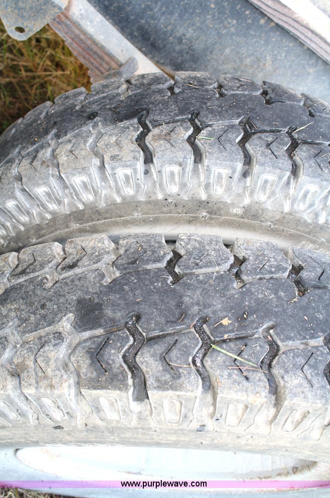 image for item 4822 1973 International 1700 Load Star grain truck