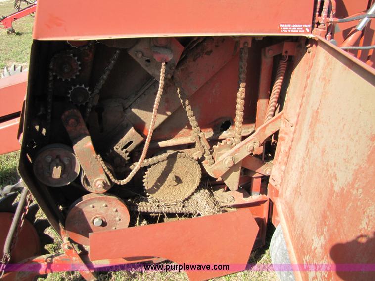 image for item 5159 Hesston 5585 round baler