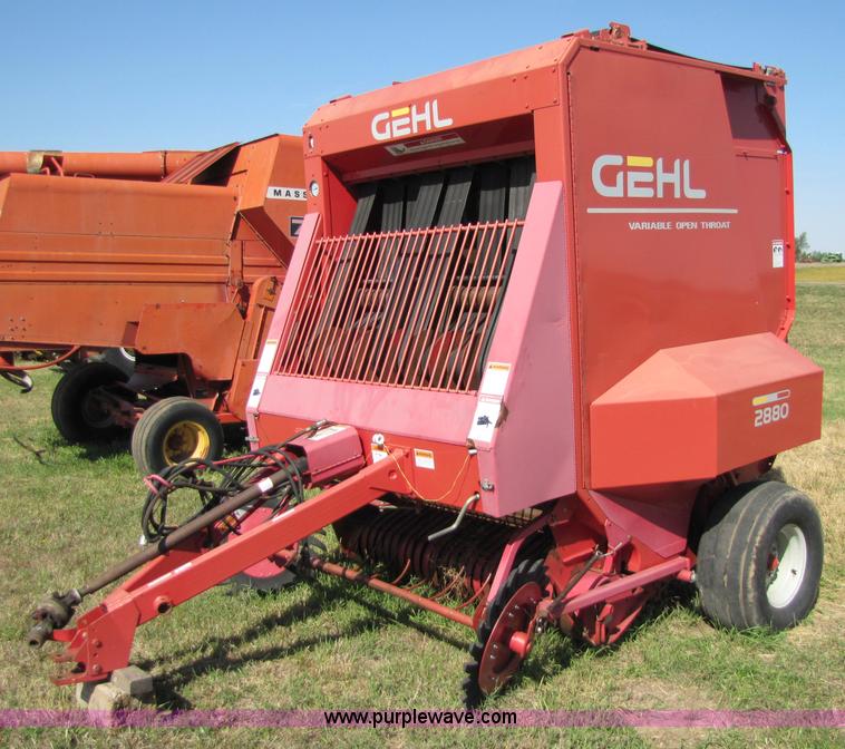 image for item 5160 Gehl 2880 round baler