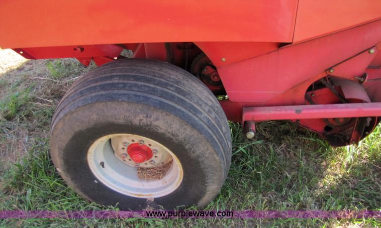 image for item 5160 Gehl 2880 round baler