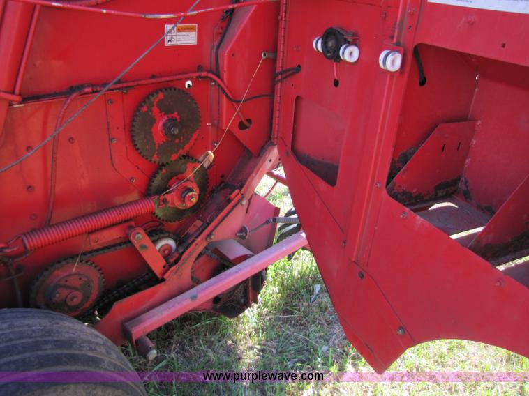 image for item 5160 Gehl 2880 round baler