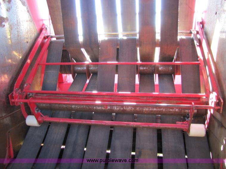 image for item 5160 Gehl 2880 round baler