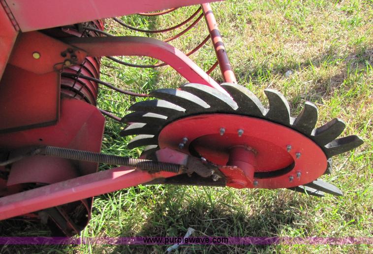 image for item 5160 Gehl 2880 round baler