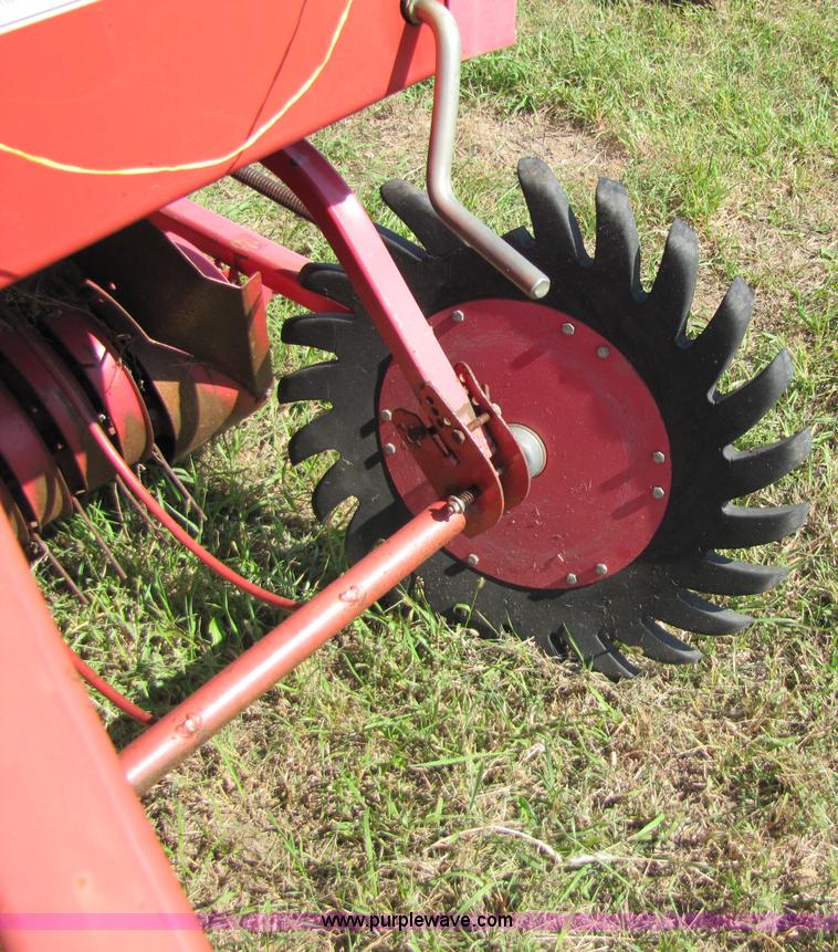 image for item 5160 Gehl 2880 round baler