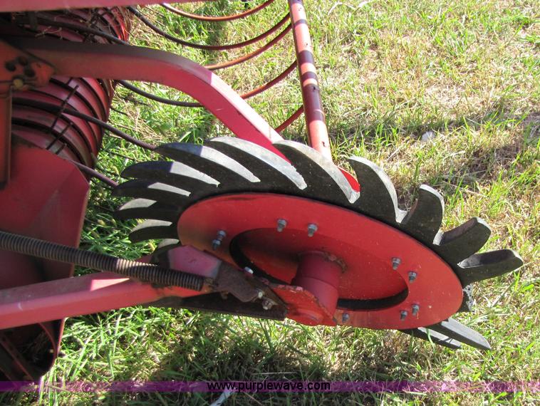 image for item 5160 Gehl 2880 round baler