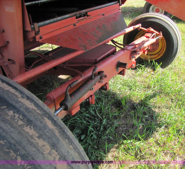 image for item 5161 Massey-Ferguson 750 combine