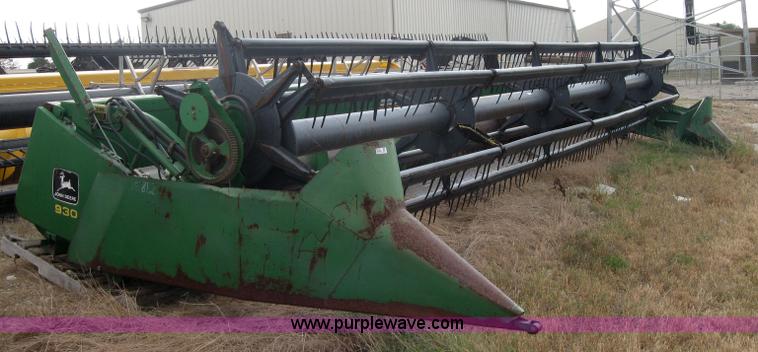 image for item 5240 John Deere 930 flex platform