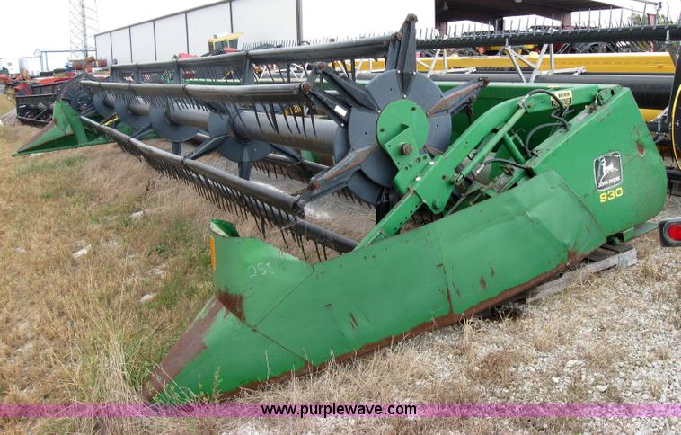 image for item 5240 John Deere 930 flex platform