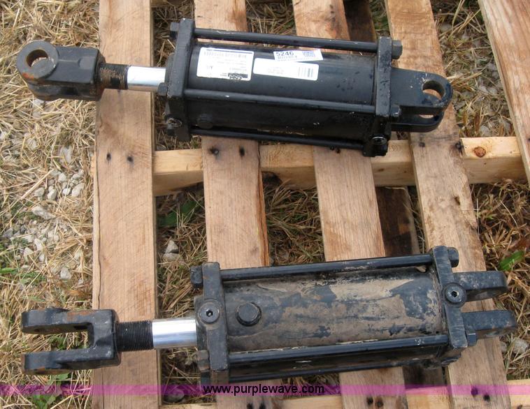 image for item 5246 (2) CNH hydraulic cylinders
