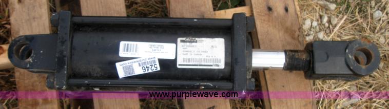 image for item 5246 (2) CNH hydraulic cylinders
