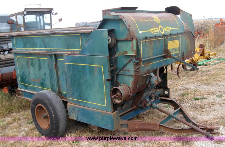 image for item 5249 Grain-O-Vator Series 55 feed wagon