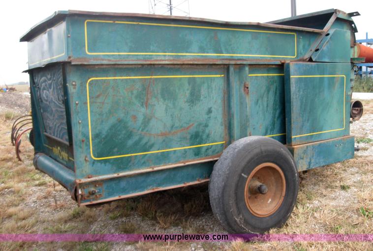 image for item 5249 Grain-O-Vator Series 55 feed wagon