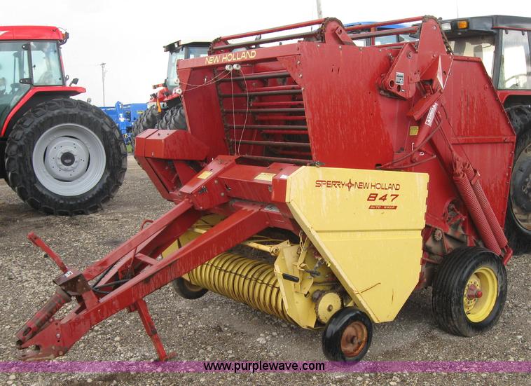 image for item 5252 New Holland 847 baler