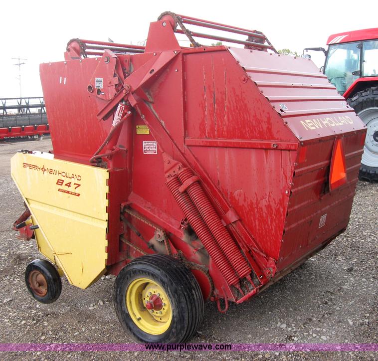 image for item 5252 New Holland 847 baler