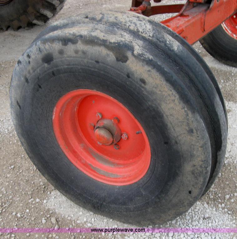 image for item 5253 Case 1175 tractor