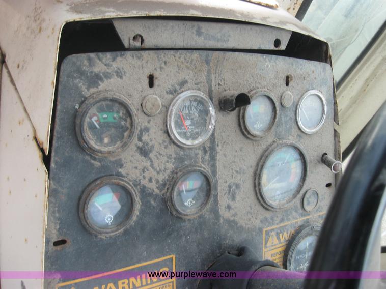 image for item 5253 Case 1175 tractor