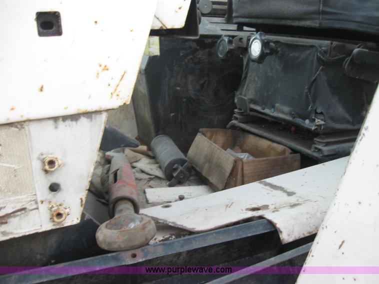 image for item 5253 Case 1175 tractor