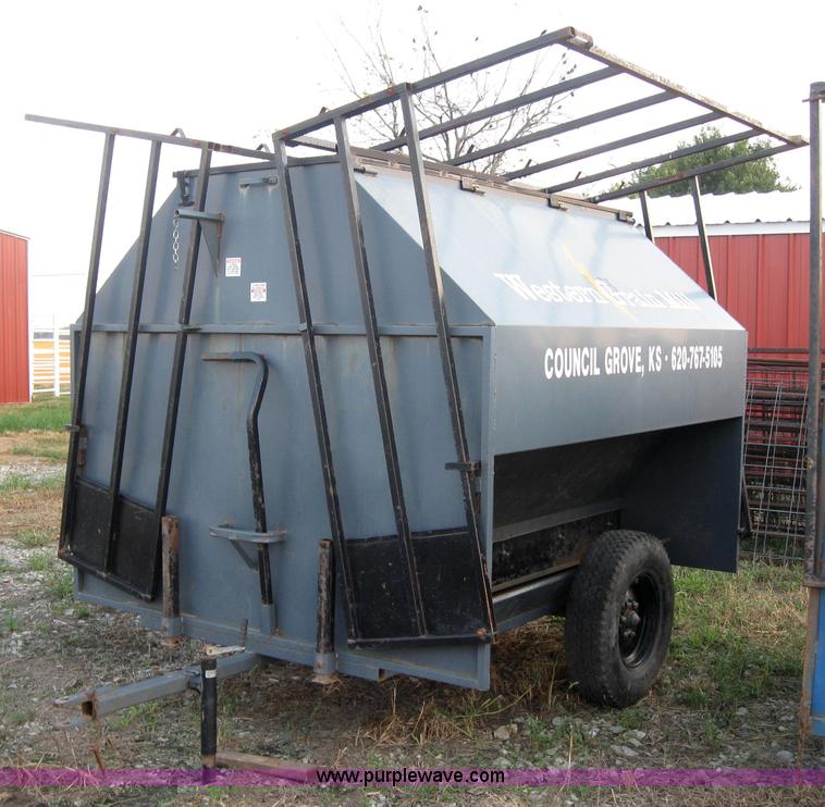 image for item 5256 L&H portable feeder