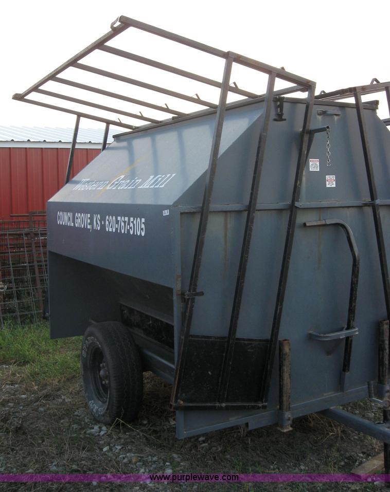 image for item 5256 L&H portable feeder