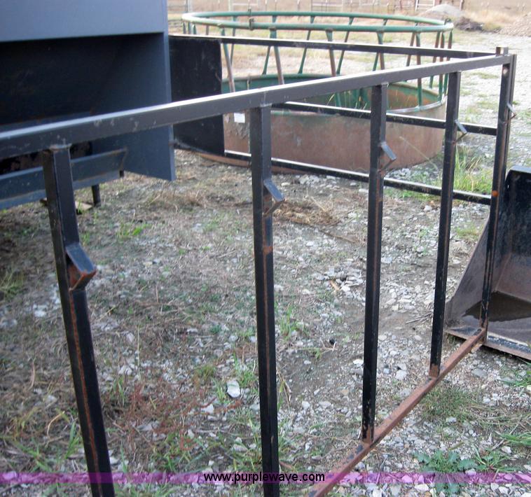 image for item 5256 L&H portable feeder