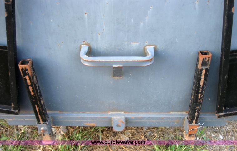 image for item 5256 L&H portable feeder