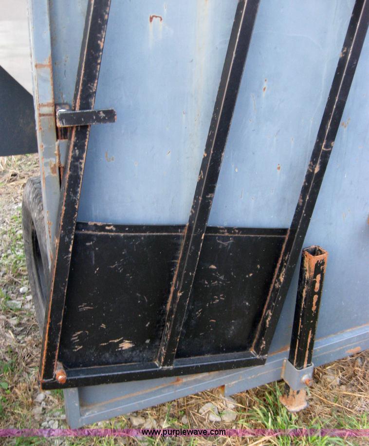 image for item 5256 L&H portable feeder