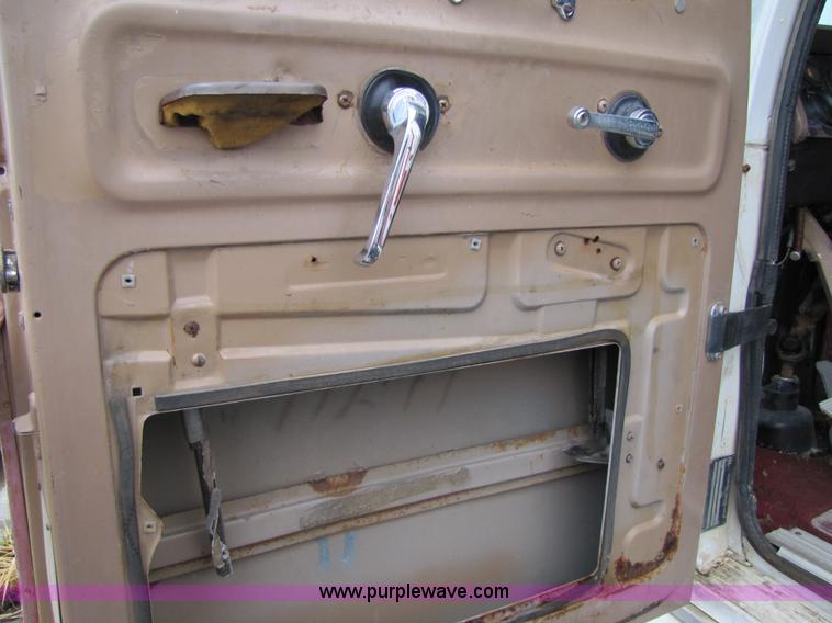 image for item 5262 1980 International Transtar II cab over semi truck