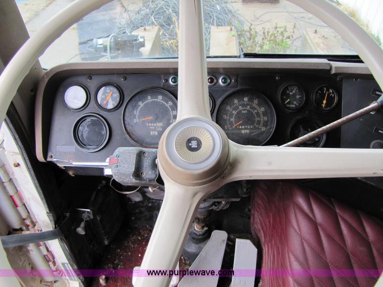 image for item 5262 1980 International Transtar II cab over semi truck