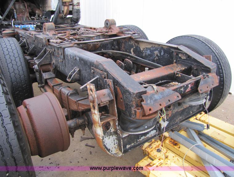 image for item 5262 1980 International Transtar II cab over semi truck