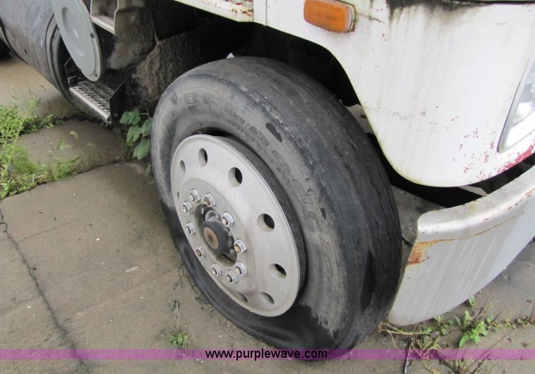 image for item 5262 1980 International Transtar II cab over semi truck