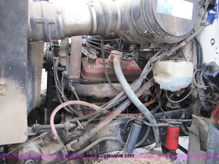 image for item 5263 1980 International S2500 semi truck