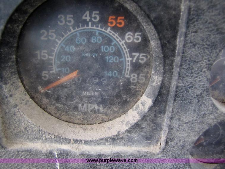 image for item 5263 1980 International S2500 semi truck