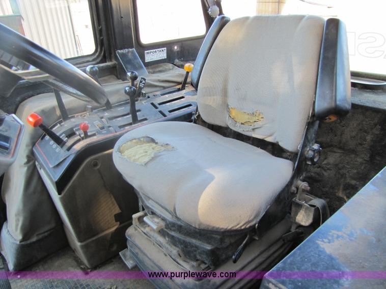 image for item 5279 1984 Case IH 2294 tractor with Koyker 5K front-end loader