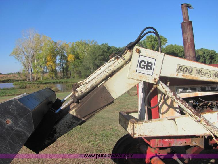 image for item 6560 Farmall F706 tractor with loader