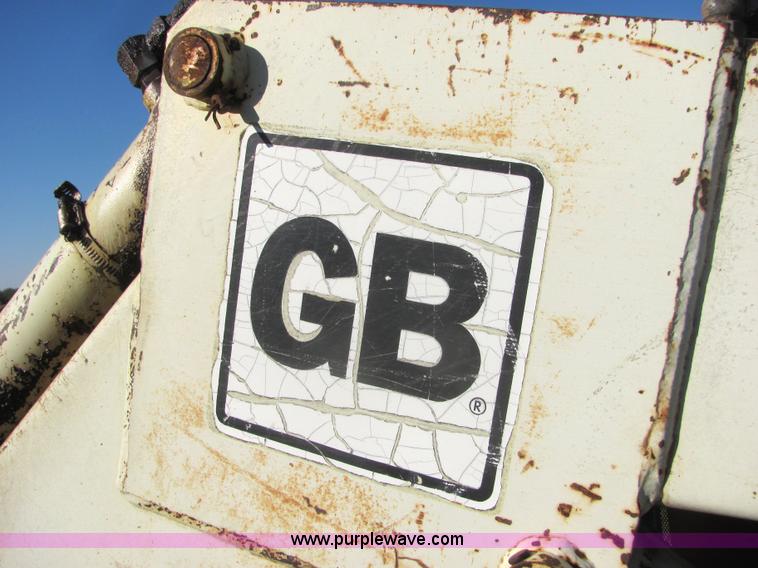 image for item 6560 Farmall F706 tractor with loader