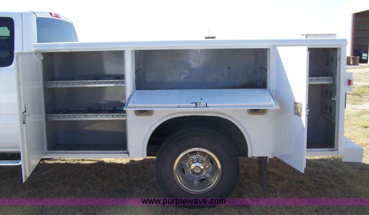 image for item 7340 2006 Chevrolet C3500 Silverado extended cab pickup truck