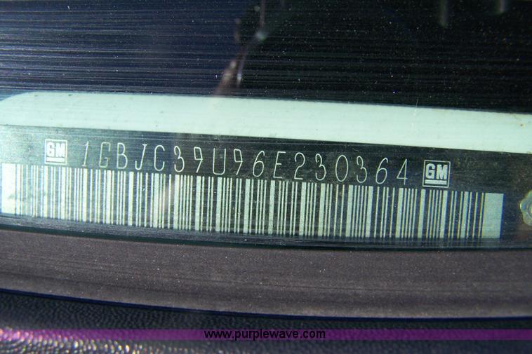 image for item 7340 2006 Chevrolet C3500 Silverado extended cab pickup truck