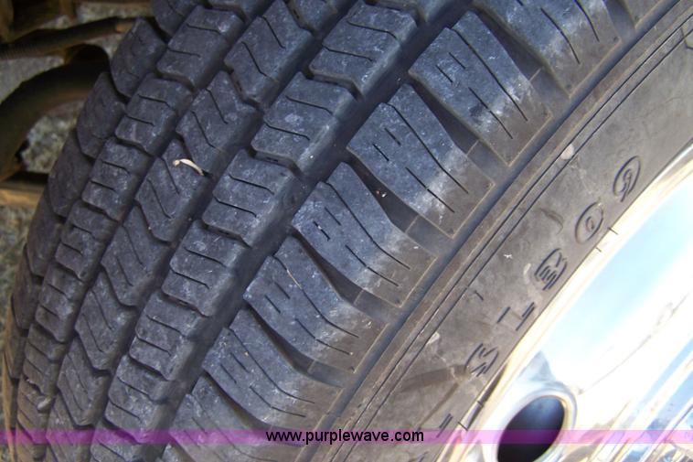 image for item 7340 2006 Chevrolet C3500 Silverado extended cab pickup truck