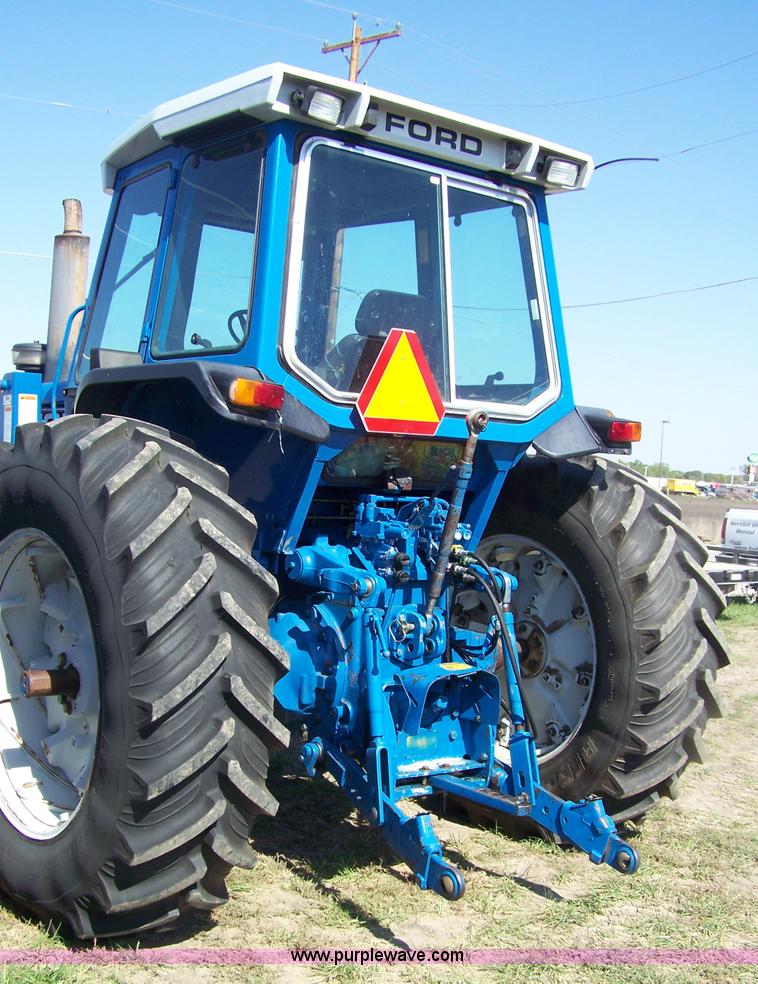 image for item 7400 1990 Ford 8630 tractor with loader