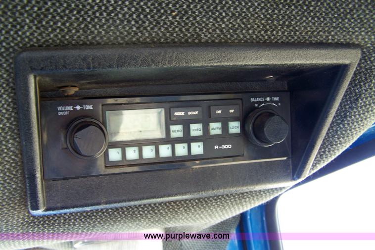 image for item 7400 1990 Ford 8630 tractor with loader