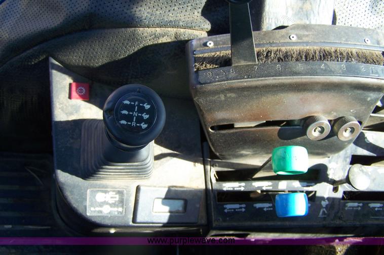 image for item 7400 1990 Ford 8630 tractor with loader