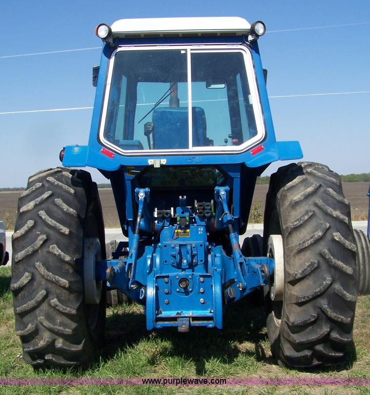 image for item 7401 1983 Ford TW25 tractor