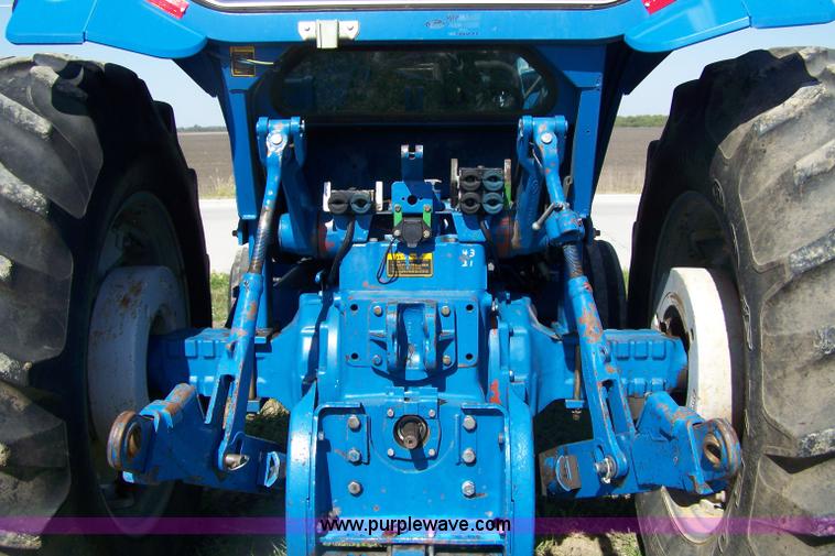 image for item 7401 1983 Ford TW25 tractor