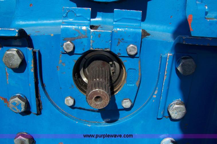 image for item 7401 1983 Ford TW25 tractor