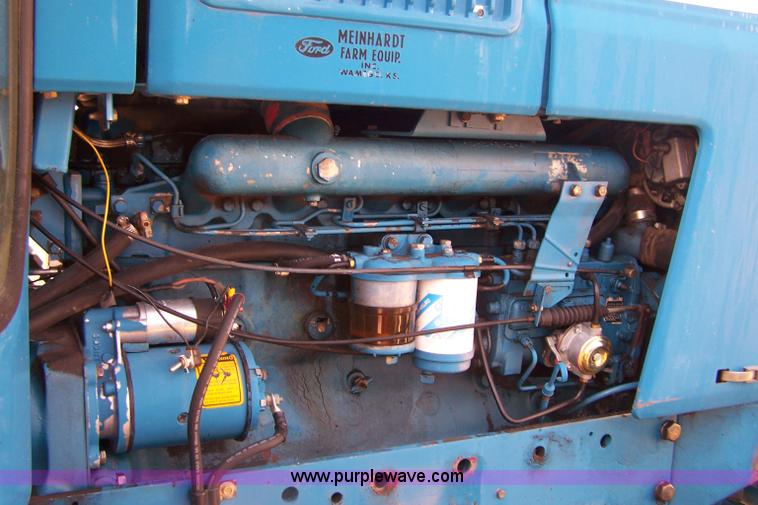 image for item 7401 1983 Ford TW25 tractor