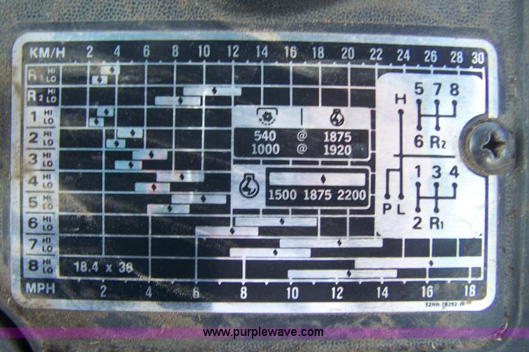 image for item 7401 1983 Ford TW25 tractor