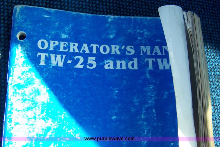 image for item 7401 1983 Ford TW25 tractor