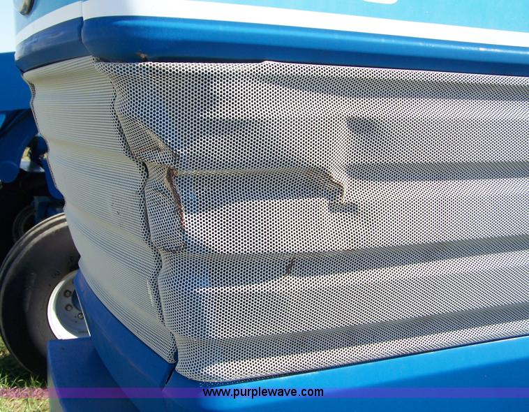 image for item 7401 1983 Ford TW25 tractor